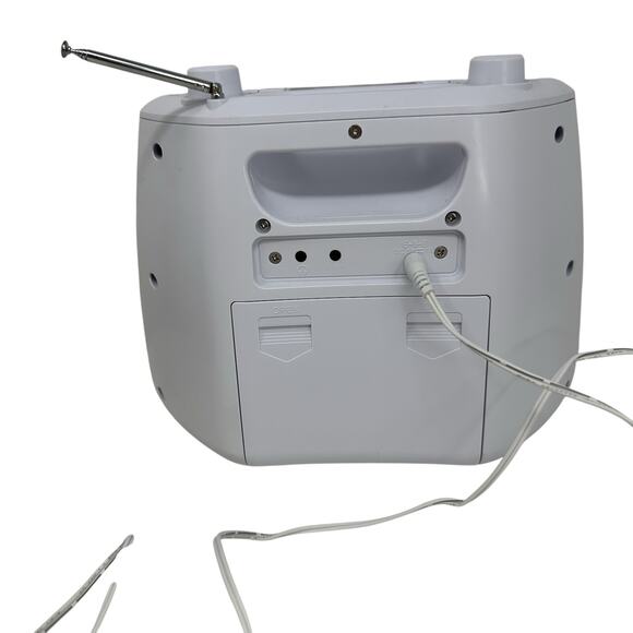 JENSEN CD-565 Portable Bluetooth CD FM Radio White w/CD AC Adapter - Picture 7 of 7